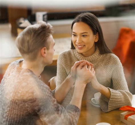 12 Romantic Dates That Won't Cost You a Dime - Shy Magazine