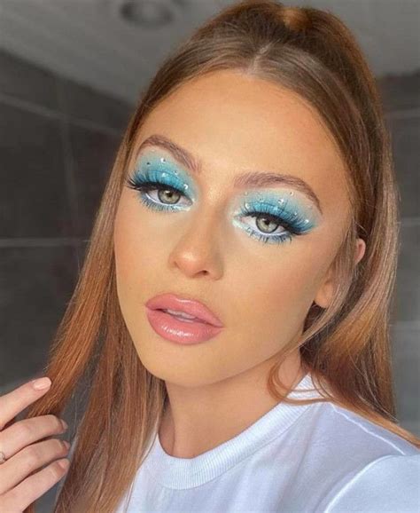 refresh  beauty routine   gorgeous cool toned makeup