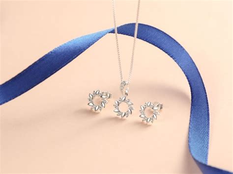 Bạc 925 Là Gì? Bí Quyết Làm Sáng Bạc 925 Như Mới