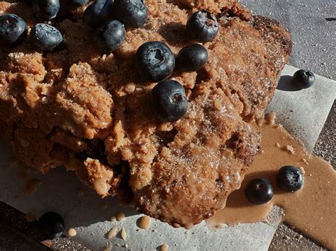 Blueberry Crumble Coffee Cake with Chai Glaze - RED LID LEMONADE