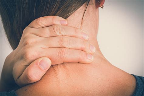 Beginning Stages Of Shingles On Neck