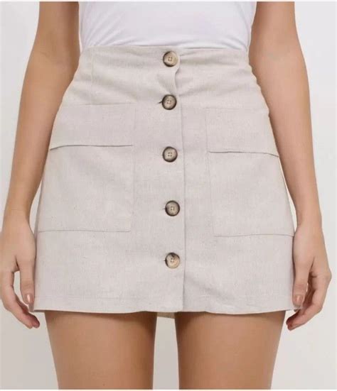 Modelos De Saia Curta - Pin de Alanna Lima em Roupas | Modelos, Looks com saia curta, Saias curtas