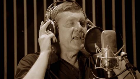 Александр Новиков - Суки заловили - YouTube