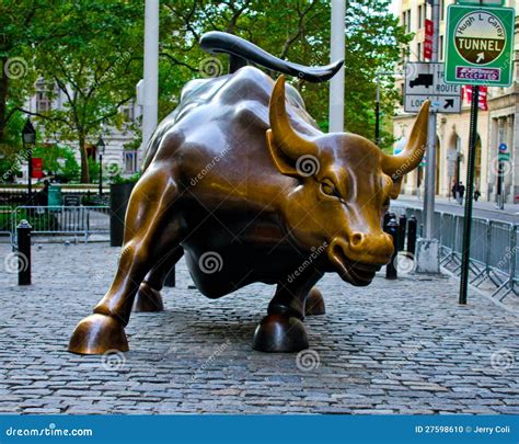 Wall Street Bull, Manhattan, NYC, NY Editorial Image - Image of city ...