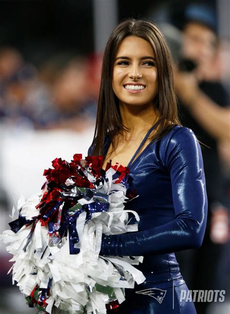 Patriots cheerleader : cheerleaders