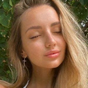 Mary Nabokova's intimate moments - See everything