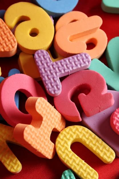 Primer plano de muchas letras del alfabeto inglés | Foto Premium