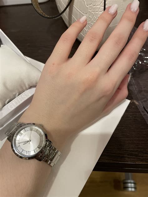 Часы женские GUESS GW0404L1: сталь — купить в интернет-магазине ...