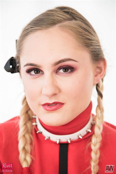 'Hookup Hotshot: Cuteness Overload' | AVN