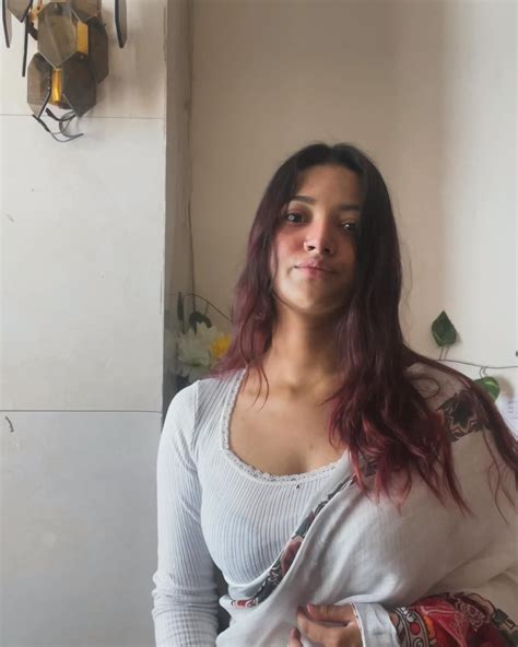 Dipshikha Deka (@dipshikha._) • Instagram photos and videos