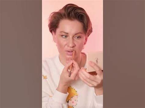 Как увеличить губы ( карандаш make up forever 506 endless cacao) - YouTube