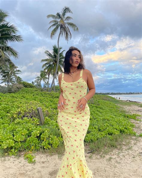 Sienna Gomez Wiki, Age, Boyfriends, Net Worth & More