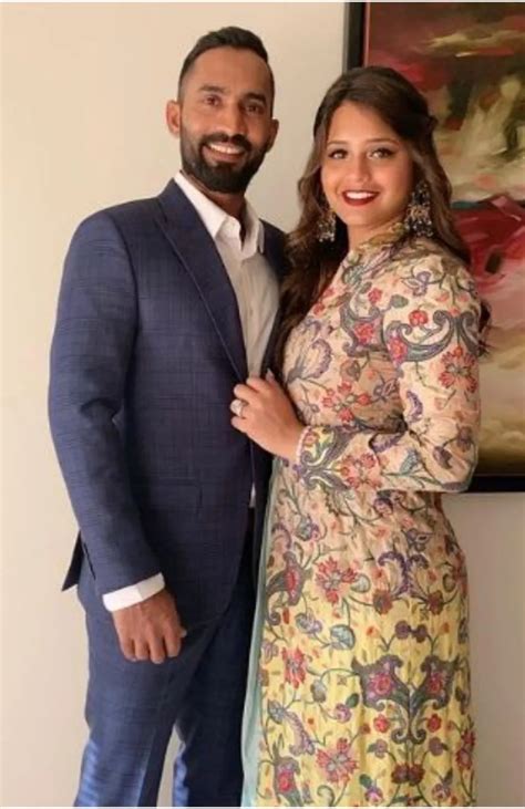 prettiest wives  girlfriends  ipl  cricketers  sakshi