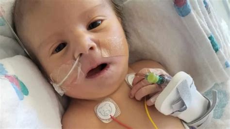 Gericht entscheidet: Schwer krankes Baby muss sterben - oe24.at