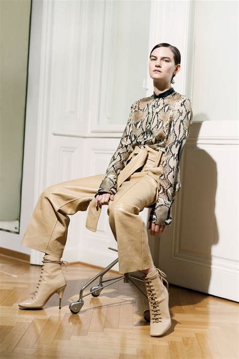 Petar Petrov Resort 2019 | Fashion, Womens designer fashion, Fashion ...