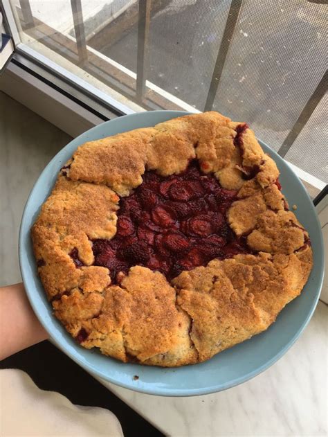 галета с клубникой