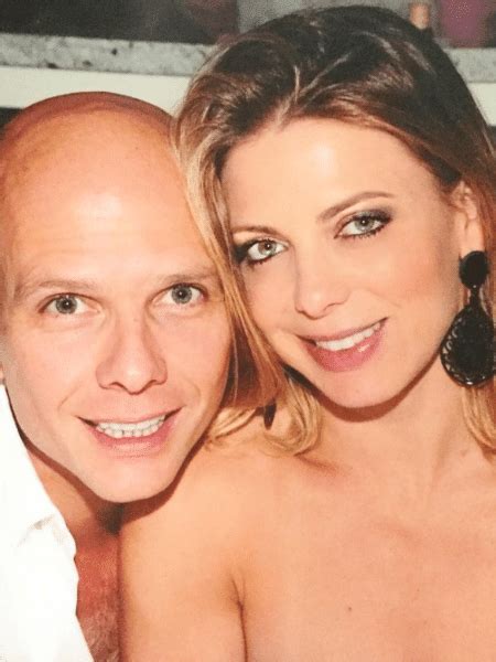 Sheila Mello E Marido - Sheila Mello anuncia fim do casamento com Xuxa: "Só peço a Deus ...