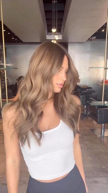 Warm Balayage Hair Color for a Flattering Look