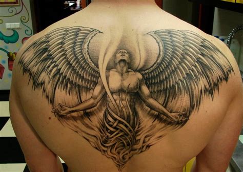 +120 Tatuajes de Alas: 𓆰 Significado, imágenes y diseños