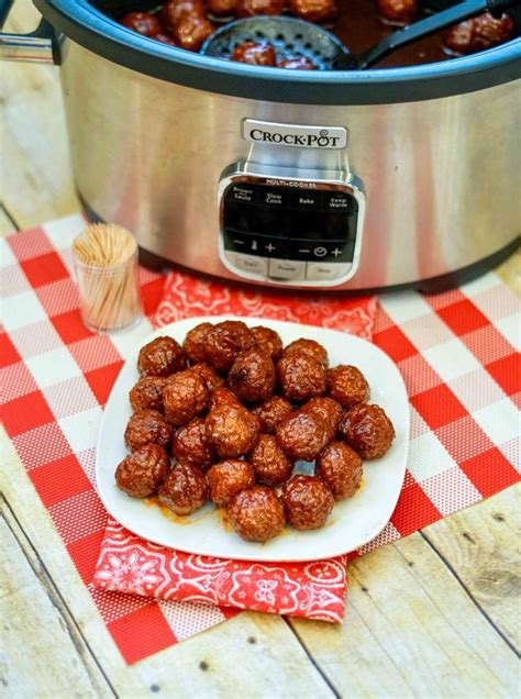 Three Ingredient Slow Cooker Appetizer Meatballs