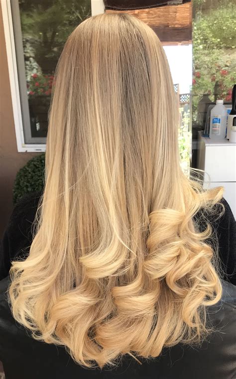 Why this gold blonde hair shade looks unexpectedly natural on everyone 26