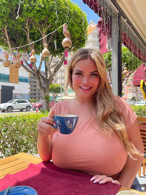 olyria roy (@mysexyolyriaroy) / Twitter