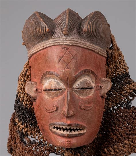 A Chokwe mask, Angola - Artkhade