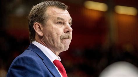 Oleg Znarok steps down as Russia hockey coach - ESPN