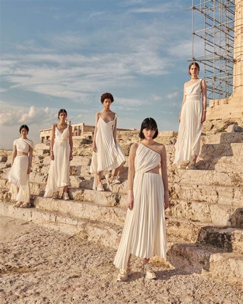 Dior Celebrates Ancient Greek Peplos Gown - Insights Greece | Moda ...