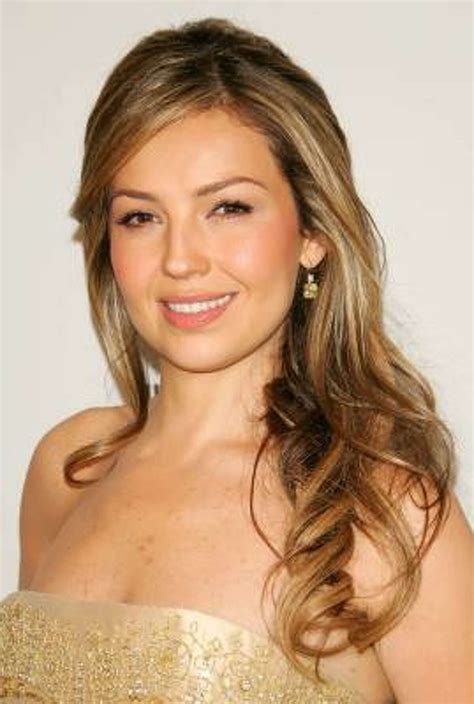 Mexican pop star Thalia expecting a baby girl this Fall