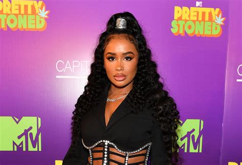 DreamDoll Shows Off Her Baby Girl Jream While Dining In Style