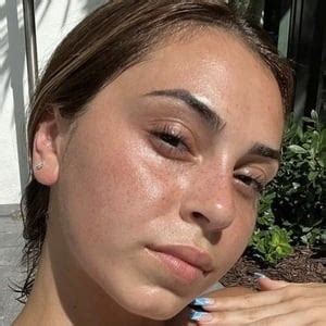Mirandah Marie - Age, Family, Bio | Famous Birthdays