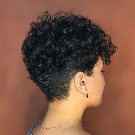 Corte Nuca Batida Cabelo Cacheado