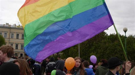 Приморье: суд подтвердил запрет на участие госслужащих в ЛГБТ-акциях