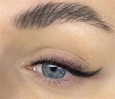 Пин от пользователя Laura Larisa Stanciu на доске Makeup | Отдельные ...