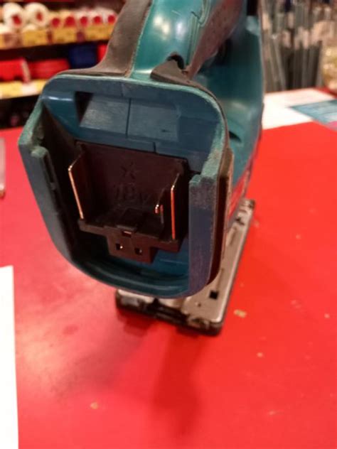 UBODNA PILA AKU DJV 180Z MAKITA