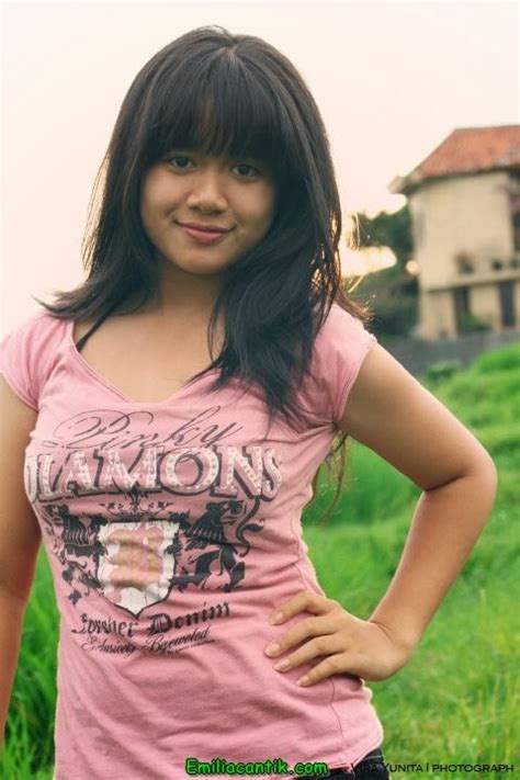 dewi memek foto cewek smp  body montok dandanan hot  sexy