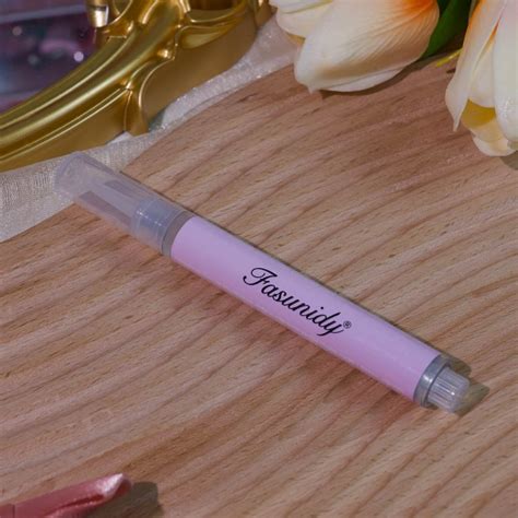 Expert Guide: Safely Removing Fake Nails Without Damaging Natural Ones