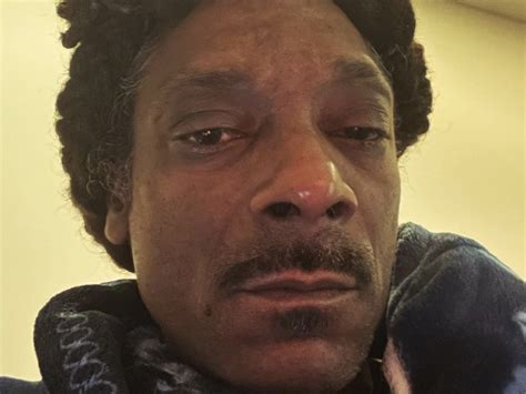 Snoop Dogg: The Doggfather randomly taking selfies is randomly fun ...