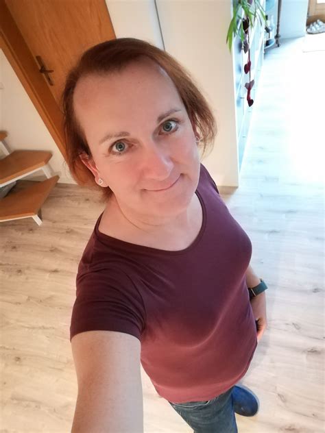 a quick selfie after work 🥰... life is so much easier now... | Scrolller