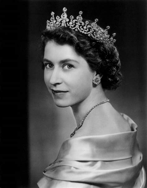Download Queen Elizabeth Greyscale Portrait Wallpaper | Wallpapers.com