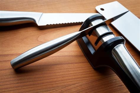 knife maintenance honing  sharpening