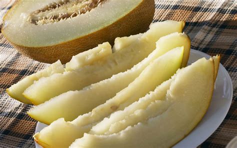 Глазами узбека: 8 советов по выбору вкусных арбузов и дынь от жителей ...