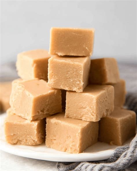 Easy Peanut Butter Fudge – The Best 4-Ingredient Recipe!