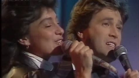 *DÓNDE ESTARÁS* - RICCHI E POVERI - 1982 (REMASTERIZADO) Chords - Chordify