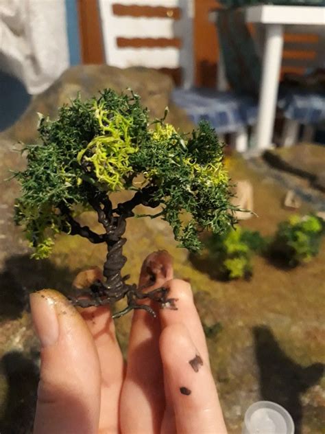 Realistic scenery diorama Diy trees Materials used: wire, glue, paint ...