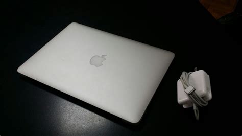 Продается Макбук Эйр 2015/Se vinde Macbook Air 2015