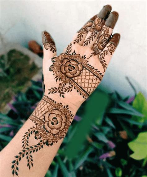 Eid Elegance: Festive Mehendi Designs to Celebrate - TailoringinHindi