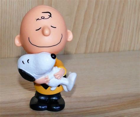 What Kind of Dog is Snoopy? - Facts.net