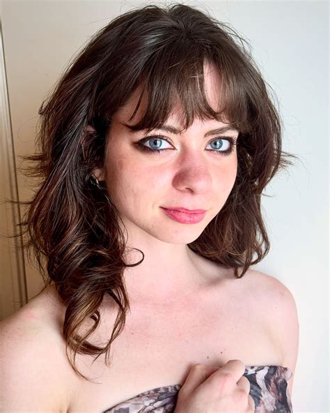 Mercedes Gin (@mercgin) • Instagram photos and videos